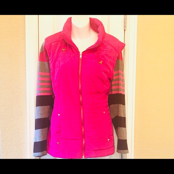 VEST - Picture 7 of 8